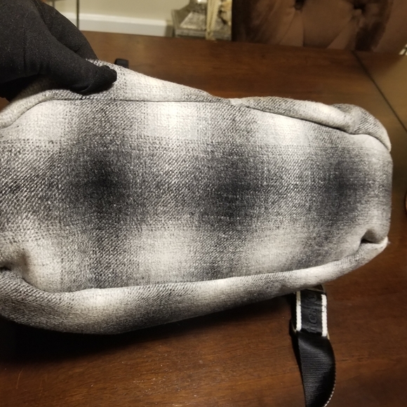 LULULEMON Athletica *Fast in Flight* Gray Plaid Wool Gym Tote Bag. - Picture 10 of 16